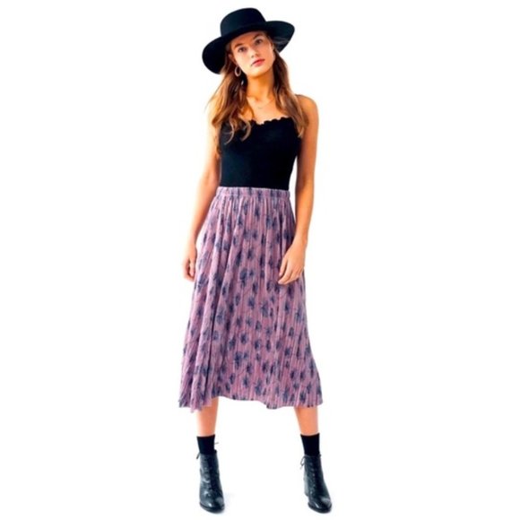 silence + noise Dresses & Skirts - Silence and Noise // Midi Skirt // Size L